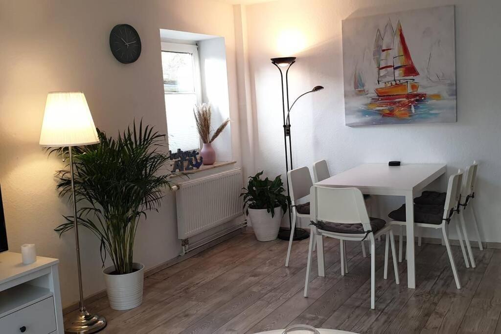 Charmante Haushaelfte Mit Garten Und Terrasse フレンスブルク エクステリア 写真